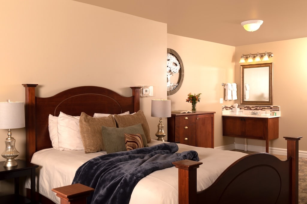 Plan Now for the Okoboji Summer Theater/Best Hotel in Okoboji, IA