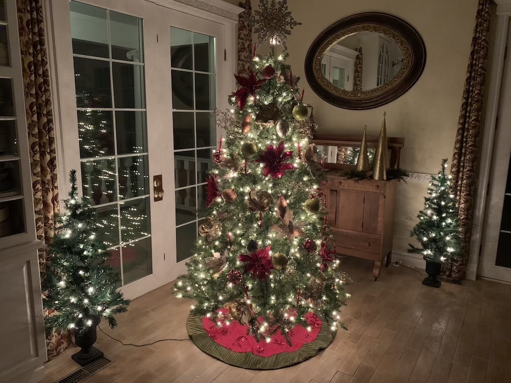 One of the best Lake Okoboji Hotels for a romantic getaway in Iowa